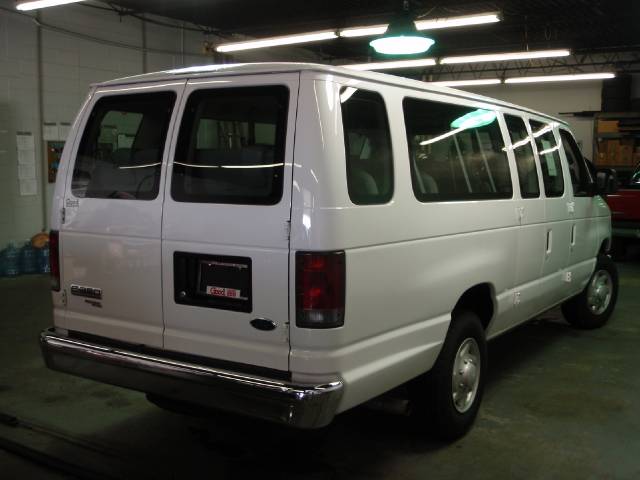 Ford Econoline Wagon 2008 photo 5