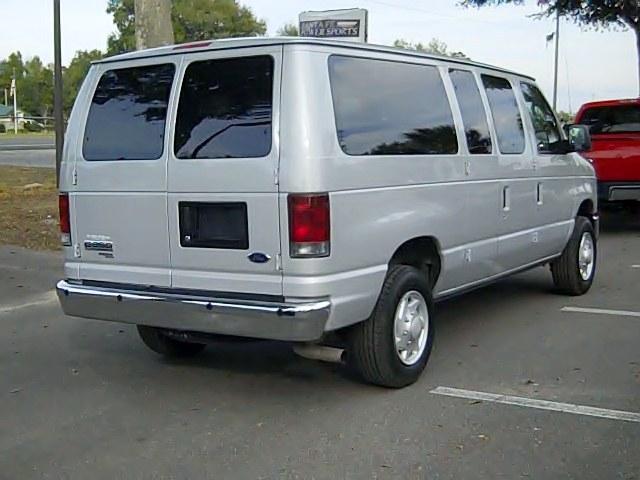 Ford Econoline Wagon 2008 photo 1
