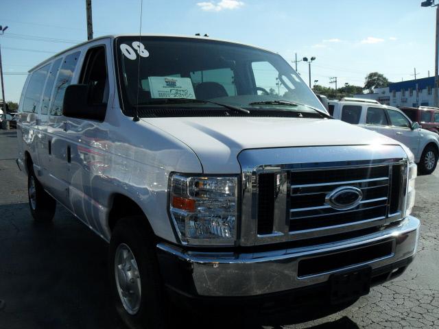Ford Econoline Wagon 2008 photo 3