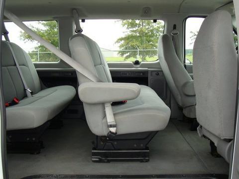 Ford Econoline Wagon 2008 photo 1