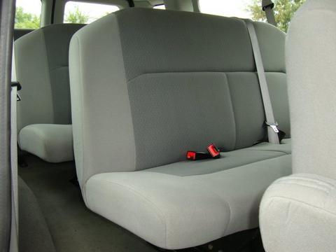 Ford Econoline Wagon 2008 photo 2