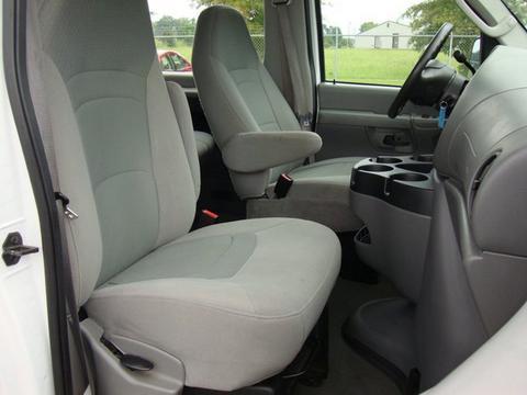 Ford Econoline Wagon 2008 photo 3