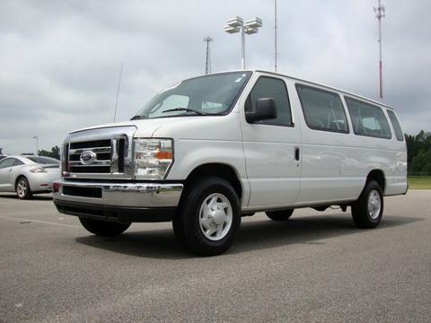Ford Econoline Wagon 2008 photo 4