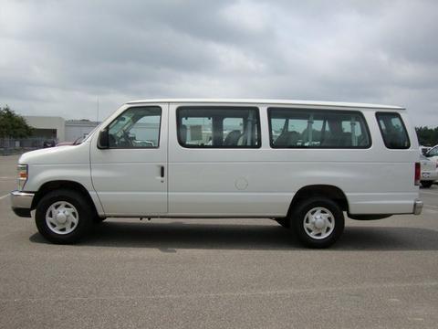 Ford Econoline Wagon 2008 photo 5