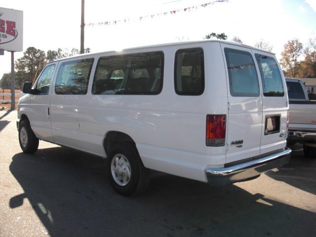 Ford Econoline Wagon 2008 photo 1