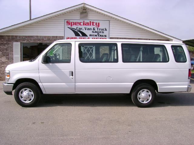 Ford Econoline Wagon 2008 photo 4