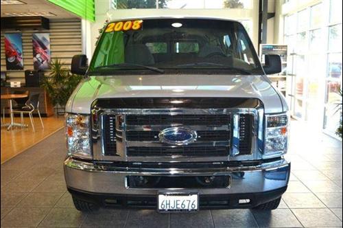 Ford Econoline Wagon 2008 photo 2