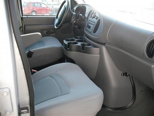 Ford Econoline Wagon 2008 photo 4