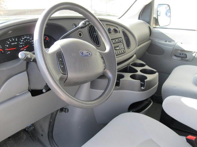 Ford Econoline Wagon 2008 photo 3