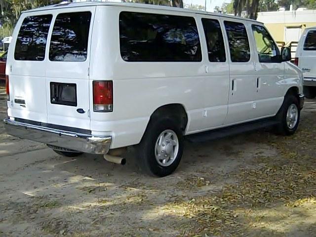 Ford Econoline Wagon 2008 photo 1