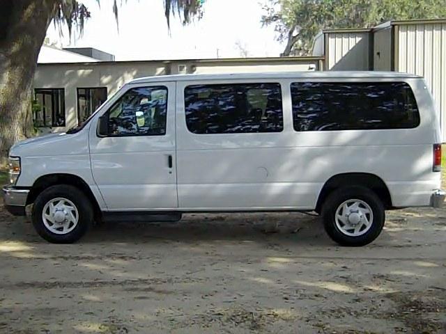 Ford Econoline Wagon 2008 photo 4