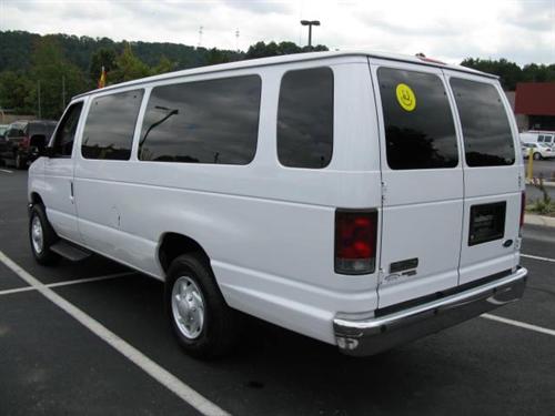 Ford Econoline Wagon 2008 photo 1