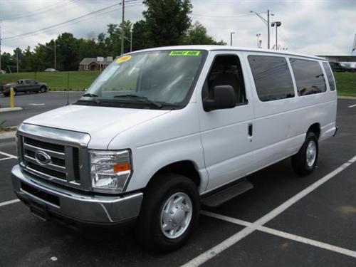 Ford Econoline Wagon 2008 photo 3