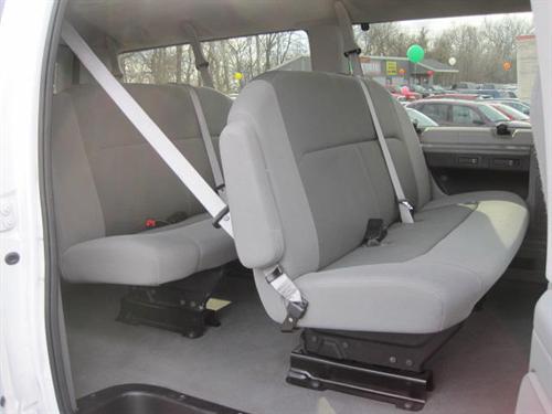 Ford Econoline Wagon 2008 photo 5