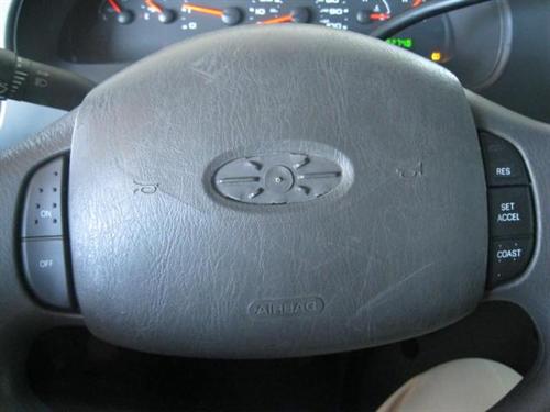 Ford Econoline Wagon 2008 photo 2