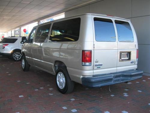 Ford Econoline Wagon 2008 photo 4
