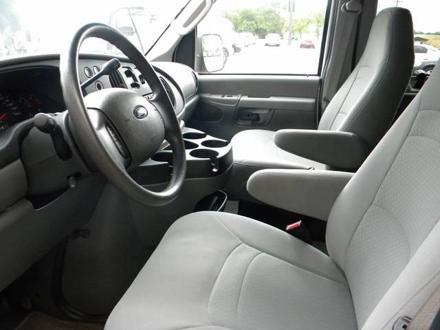 Ford Econoline Wagon 2008 photo 5