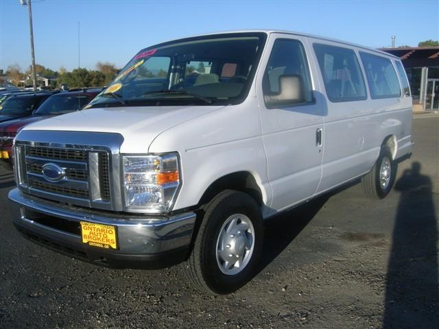 Ford Econoline Wagon CPE Passenger Van