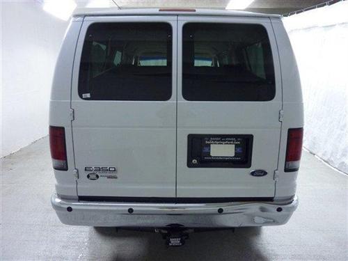 Ford Econoline Wagon 2008 photo 3