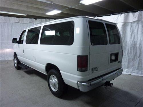 Ford Econoline Wagon 2008 photo 4