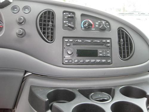 Ford Econoline Wagon 2008 photo 4