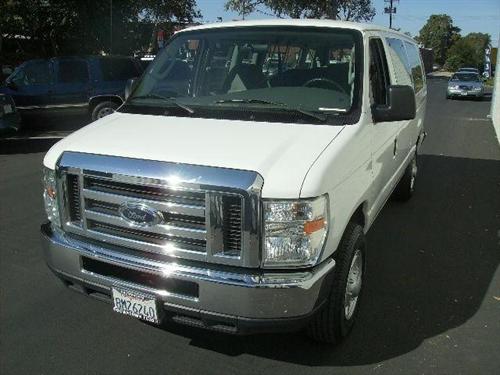 Ford Econoline Wagon 2008 photo 1