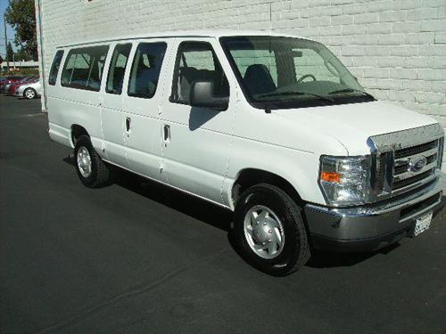 Ford Econoline Wagon 2008 photo 3