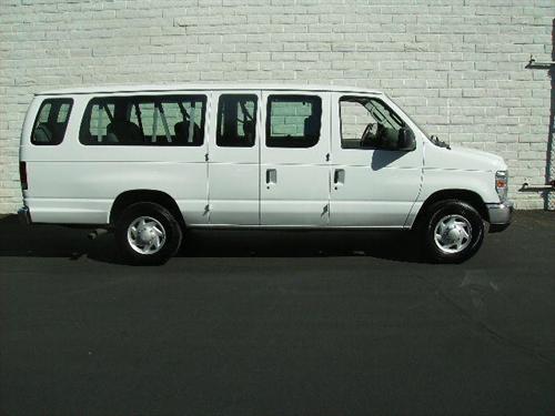 Ford Econoline Wagon 2008 photo 4
