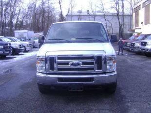 Ford Econoline Wagon SRW Passenger Van