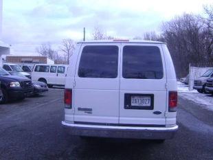Ford Econoline Wagon 2008 photo 2