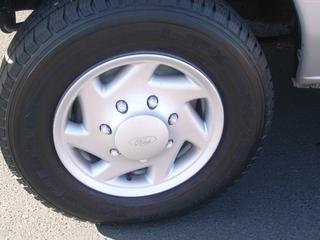 Ford Econoline Wagon 2008 photo 2