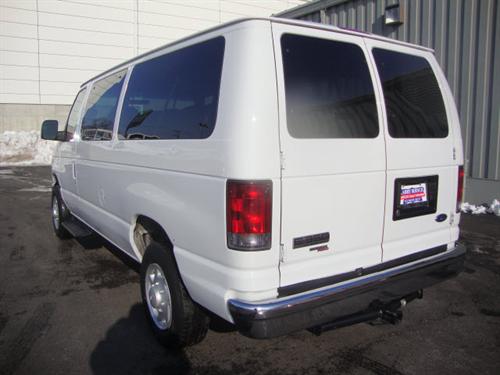 Ford Econoline Wagon 2008 photo 1