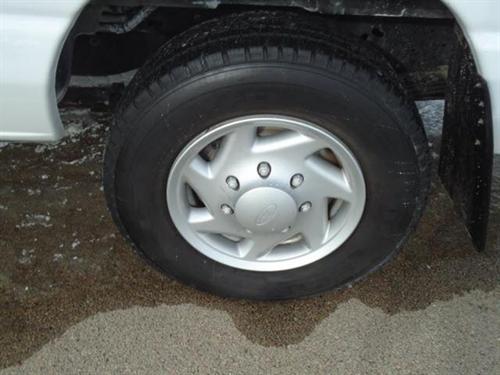 Ford Econoline Wagon 2008 photo 2