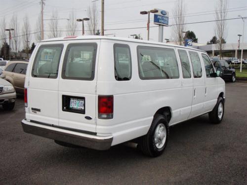 Ford Econoline Wagon 2008 photo 1
