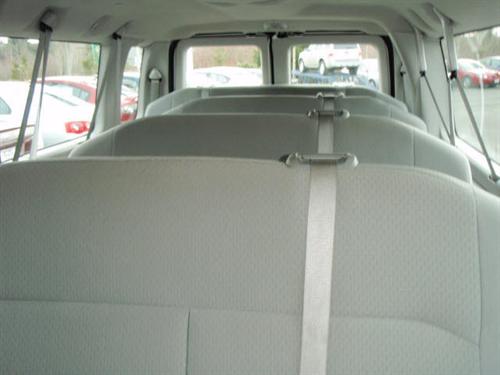 Ford Econoline Wagon 2008 photo 3