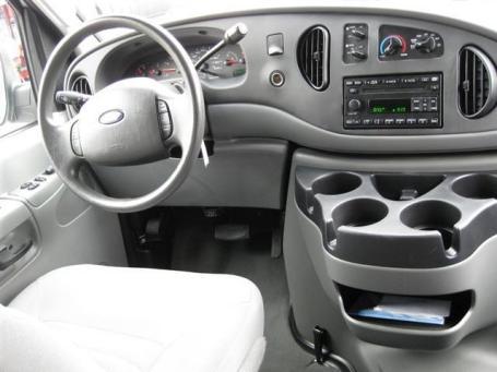 Ford Econoline Wagon 2008 photo 1