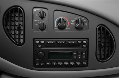 Ford Econoline Wagon 2008 photo 1