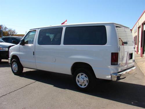 Ford Econoline Wagon 2008 photo 1