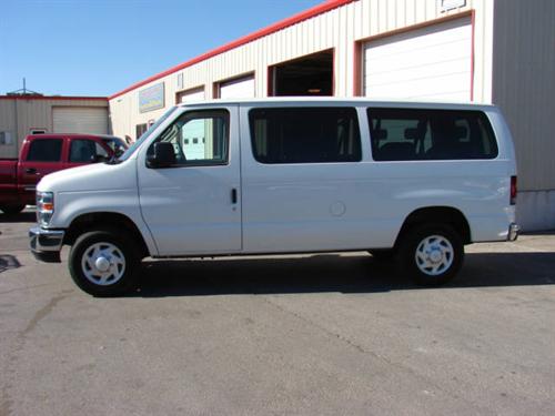 Ford Econoline Wagon 2008 photo 5