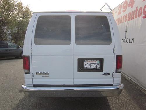 Ford Econoline Wagon 2008 photo 4