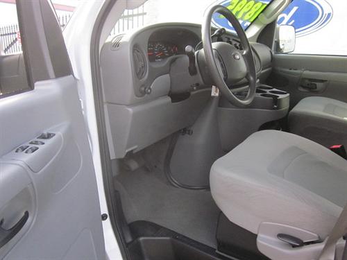 Ford Econoline Wagon 2008 photo 5