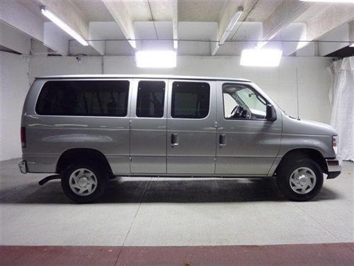 Ford Econoline Wagon 2008 photo 1