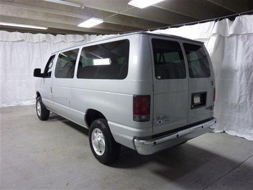 Ford Econoline Wagon 2008 photo 3