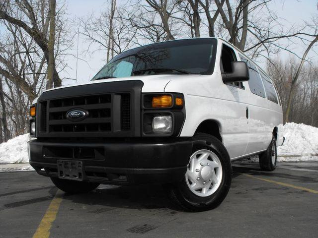 Ford Econoline Wagon 2008 photo 1