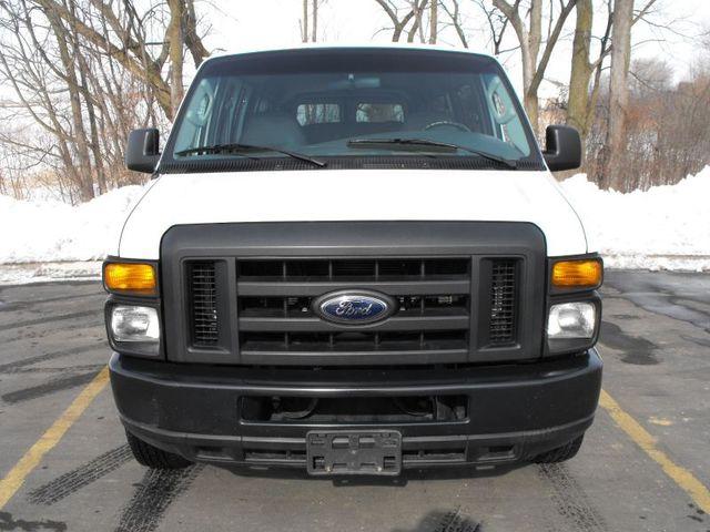 Ford Econoline Wagon 2008 photo 3