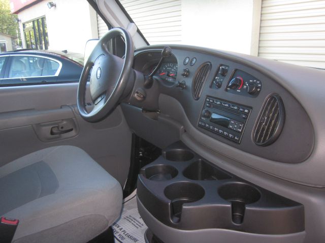 Ford Econoline Wagon GT Deluxe Bullitt Passenger Van