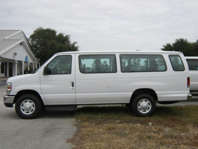 Ford Econoline Wagon 2008 photo 1