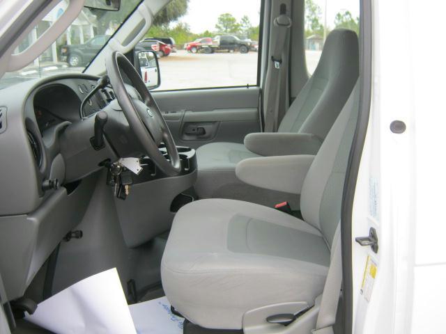 Ford Econoline Wagon 2008 photo 5
