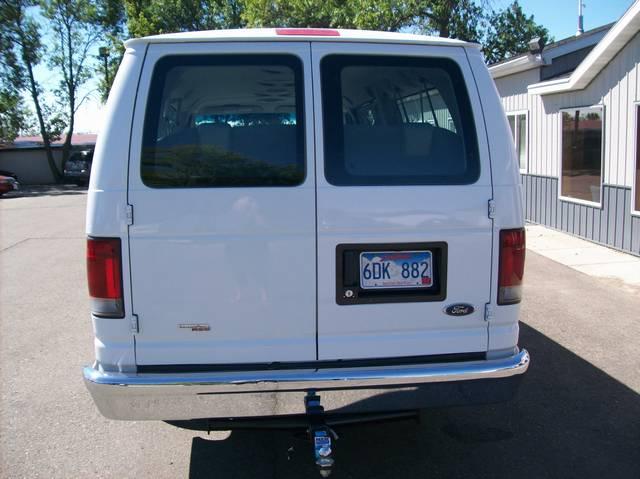 Ford Econoline Wagon 2008 photo 3