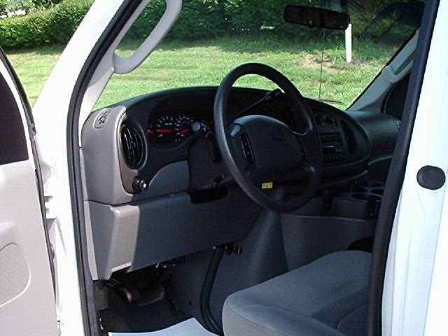 Ford Econoline Wagon 2008 photo 4